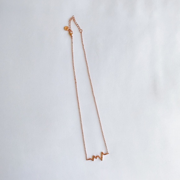 🆕 SparklePop Heartbeat Necklace - Picture 2 of 5